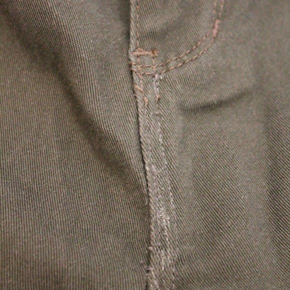 DKNY Green Skinny Jeans with Black Panels - Picture 11 of 11